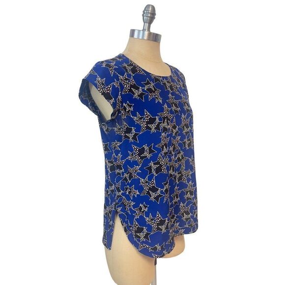 Diane Von Furstenberg DVF 100% silk Blue Star Print Blouse Size 4 - Picture 3 of 6